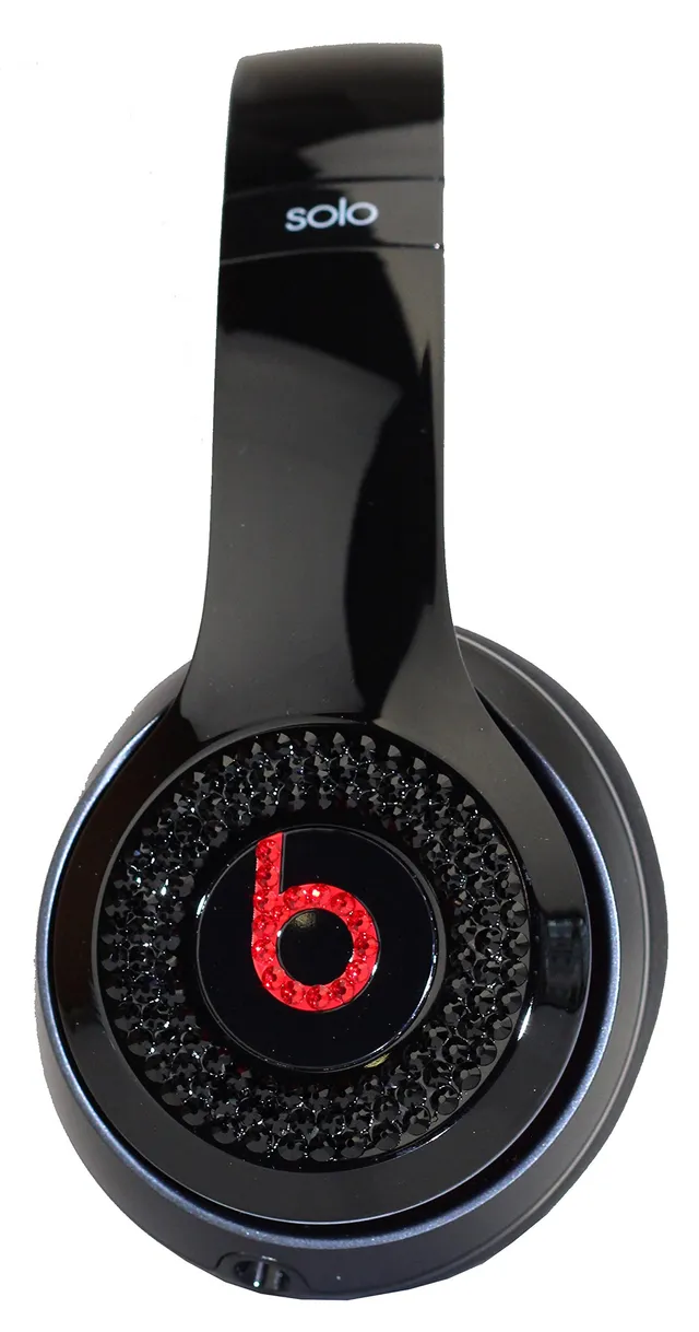 beats-solo-2-diamond-cover-casque-supra-auriculaire-sans-fil-avec-cristaux-swaro image 1