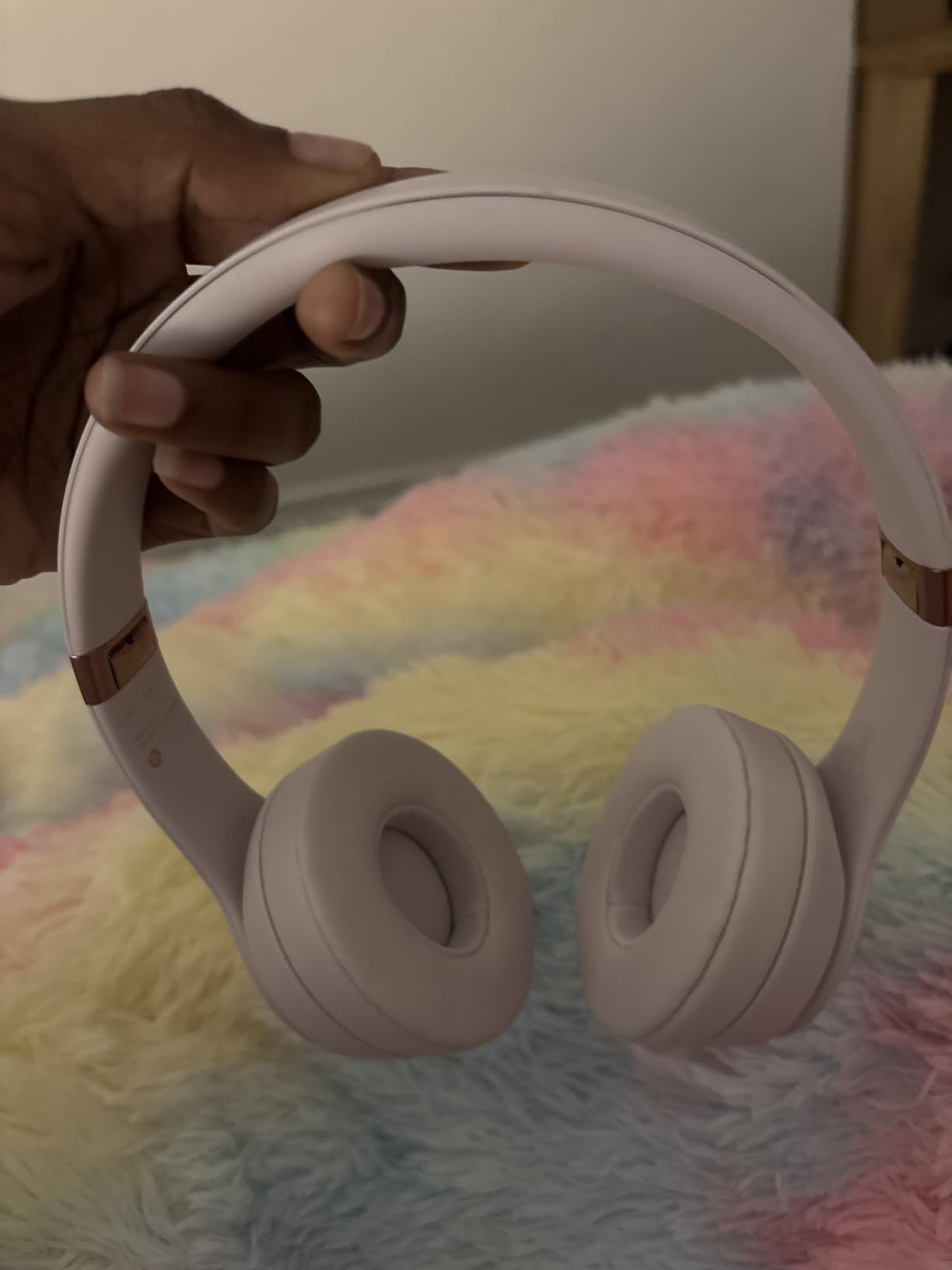 Bien, mais serre les oreilles