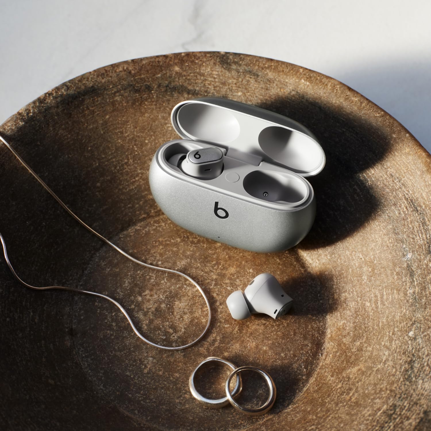 beats-studio-buds-2023-couteurs-true-wireless-bluetooth-anc-et-audio-spatial-gri image 7